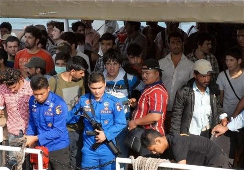 کشته شدن 3 پناهجو در حادثه غرق قایق در آب های اندونزی