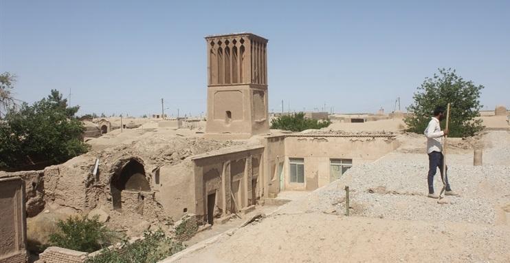 بازسازی اضطراری خانه تاریخی ضیایی در سه قلعه سرایان