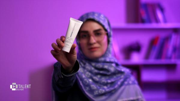 بررسی کرم روشن کننده ژیناژن مدل 50؛ ضد لک با آبرسانی مناسب آنالیز کرم روشن کننده ژیناژن مدل 50؛ ضد لک با آبرسانی مناسب