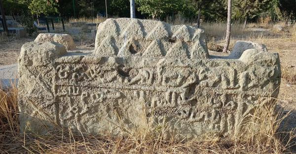 گورستان ارنگه کجاست؟ معرفی قبرستانی متفاوت در البرز