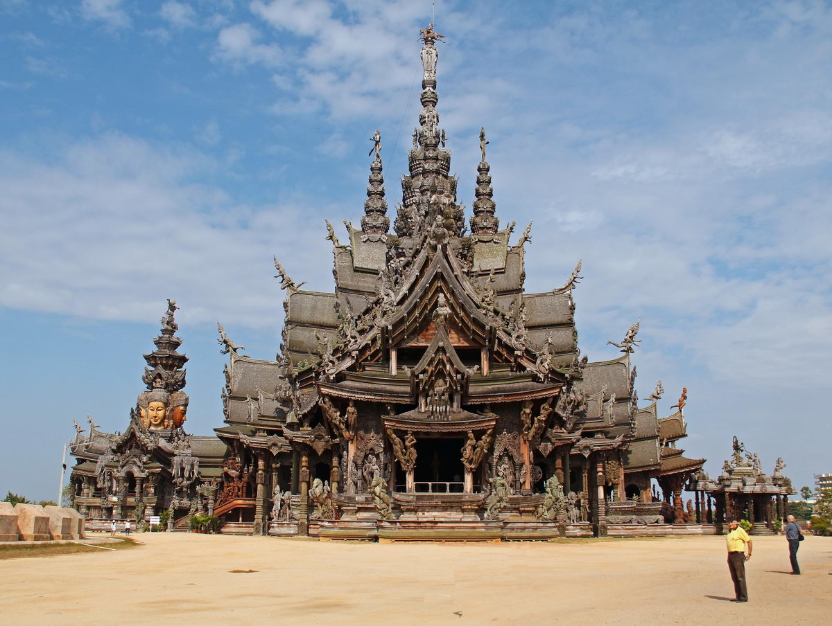 century of truth pattaya خانه مقدس حقیقت پاتایا